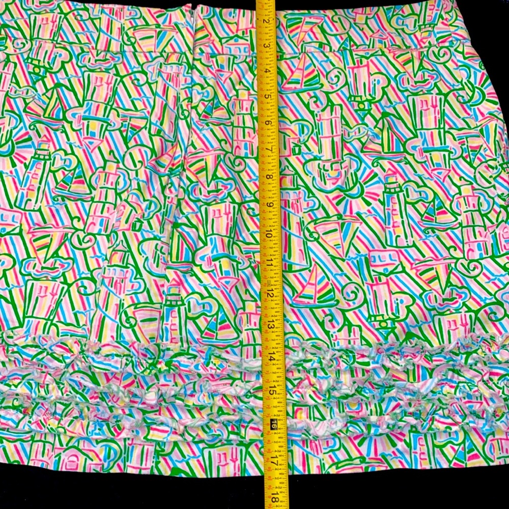 GUC Lilly Pulitzer size 12 skort in a festive pattern - Picture 5 of 8